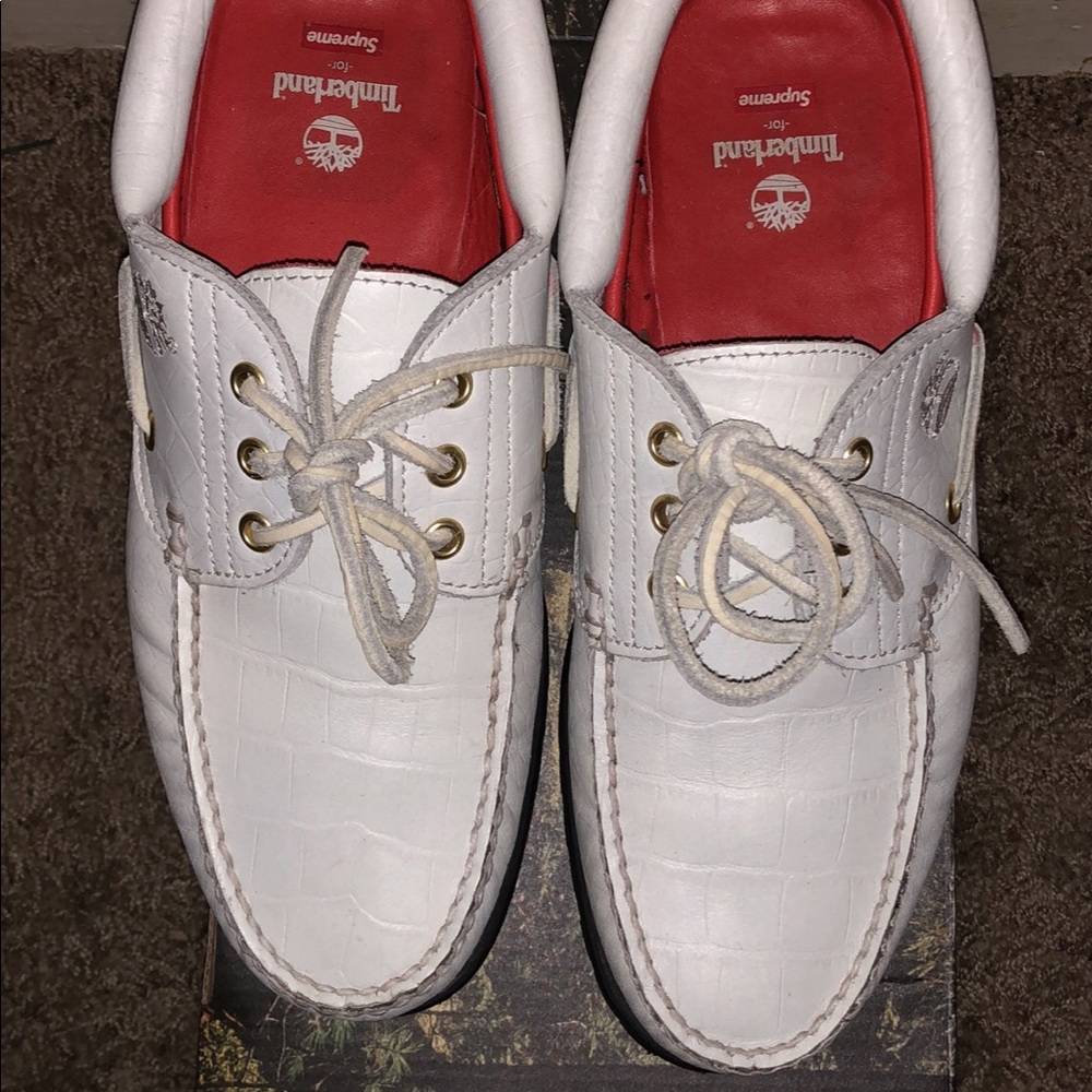 SUPREME TIMBERLAND SIZE 8